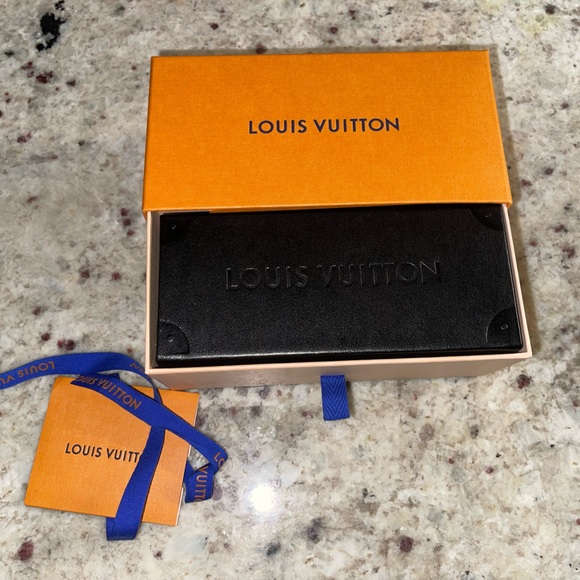 Louis Vuitton Cyclone Sunglasses - Picture 7 of 7